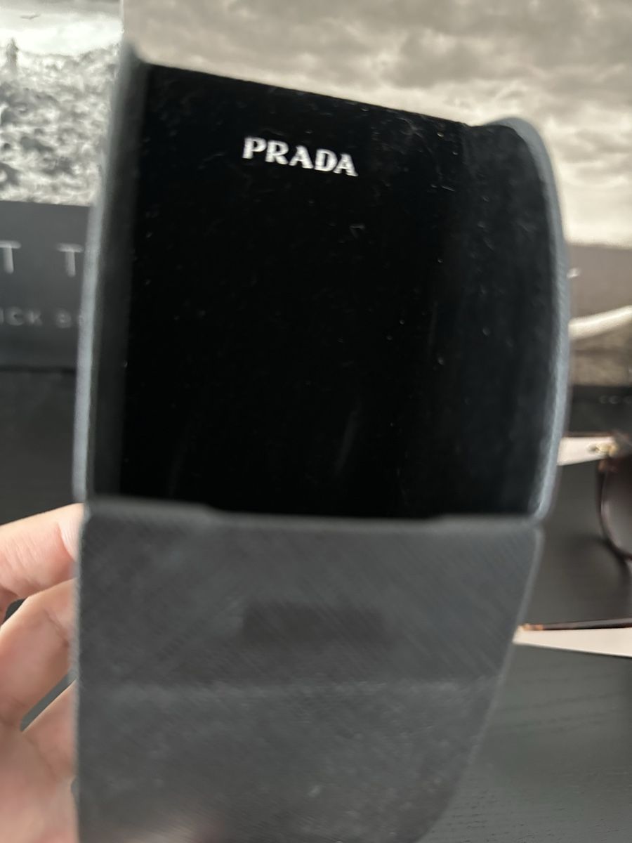 Prada Lunettes & Verres: Prada Sonnenbrille – D'occasion à Rudolfstetten par Jenna.Bananna 5