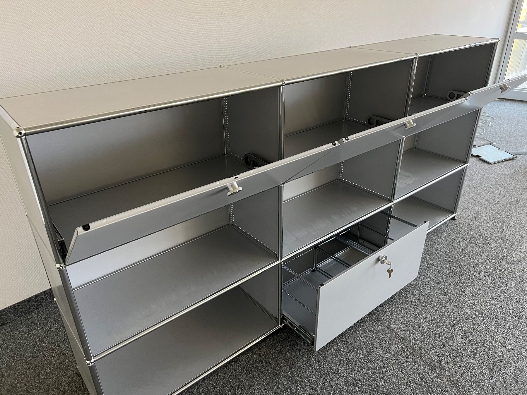 USM Cassettiere: USM Haller Sideboard Mattsilber Top Zustand – Usato da Dietikon venduto da Kumar_Occasionen 3