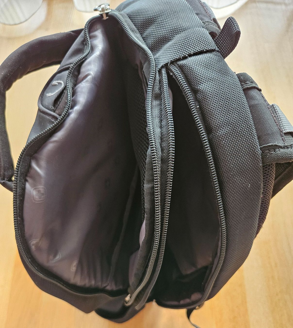 Wenger Zaini: Wenger Airflow Rucksack – Usato da Konolfingen venduto da yve_z5xr 5