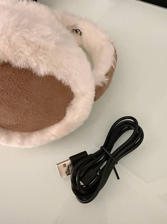 Cuffie: Cuffie UGG – Usato da Breganzona venduto da Swonder 3