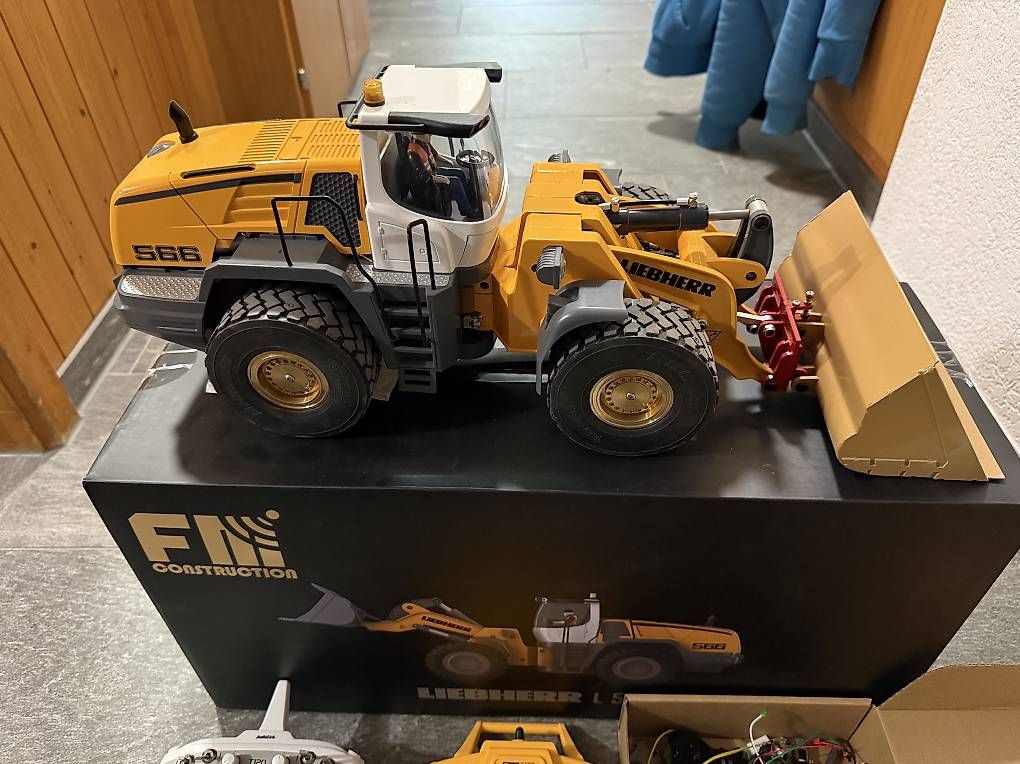 Kit di modellismo & Modellini statici: Liebherr Radlader Modellbau Hydraulisch schnellwechsel – Usato da Rueras venduto da ramsi1986