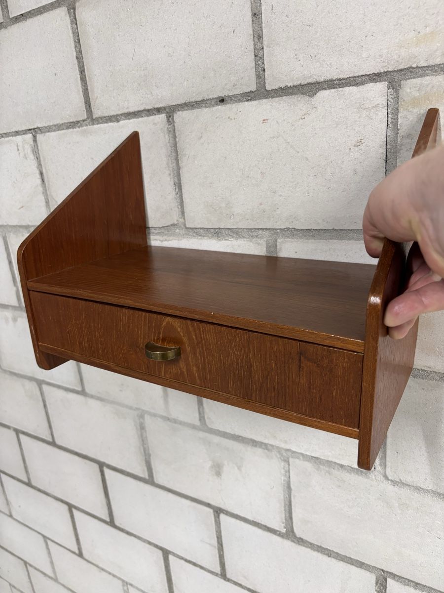 Tables de nuit: Midcentury Danish design bedside shelf in teak – Neuf (Voir description) à Attiswil par Retrodane