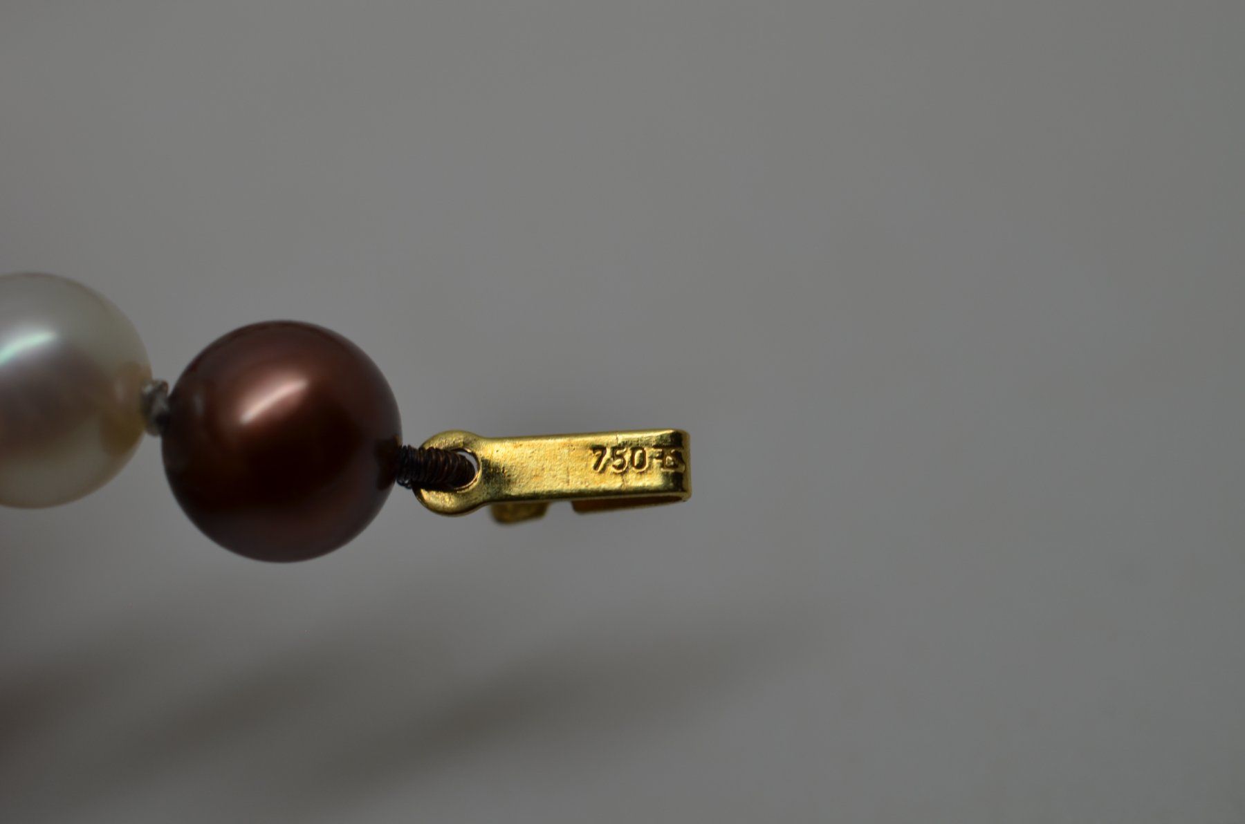 Perlen (unechte): collier perles culture eau douce fermoir or jne 750 – Gebraucht aus La Croix (Lutry) von OMEGA07 2