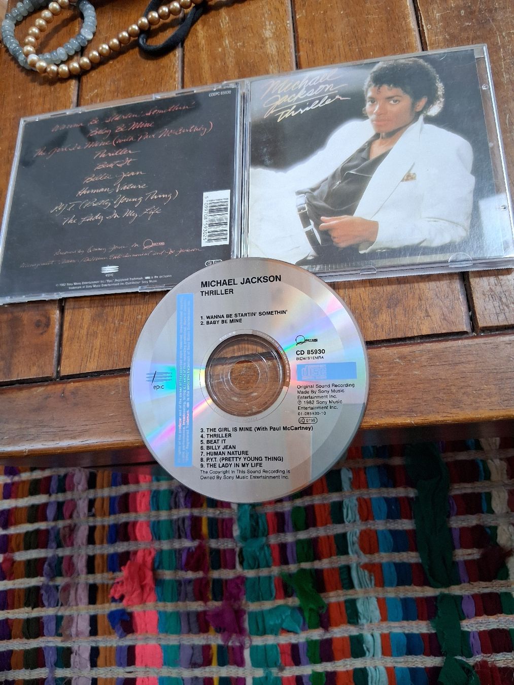 CDs: Michael Jackson- thriller  – Gebraucht aus St-Cergue von VeganWarrior
