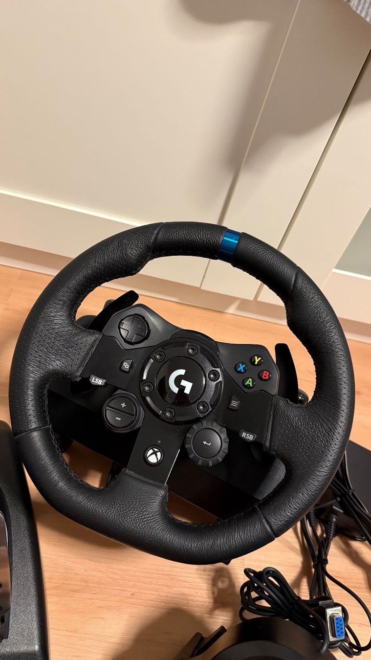 Logitech Controller: Logitech G923 Trueforce Sim-Racing Lenkrad mit Schalthebel – Gebraucht aus Luzern von AlanJusufi 1