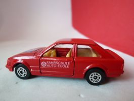 Ford Escort "Fahrschule " Corgi Junior - top - made in GB