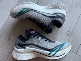 Carbon-Laufschuhe 42.5