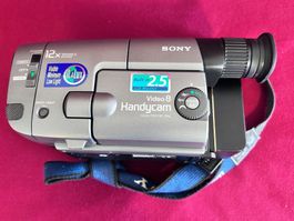 Sony Handycam CCD-TRV11E Video 8 Camcorder