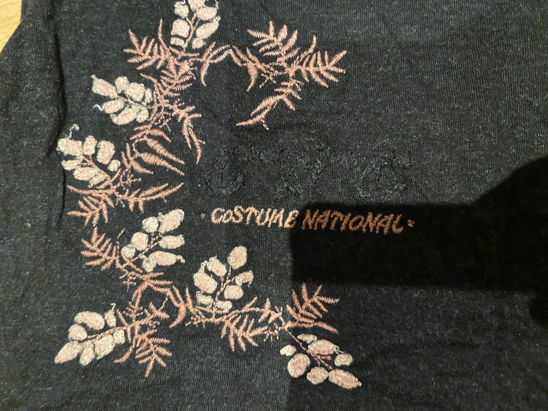 T-Shirts: Costume National T-shirt – Gebraucht aus Vaduz von RapunzelLissi 1
