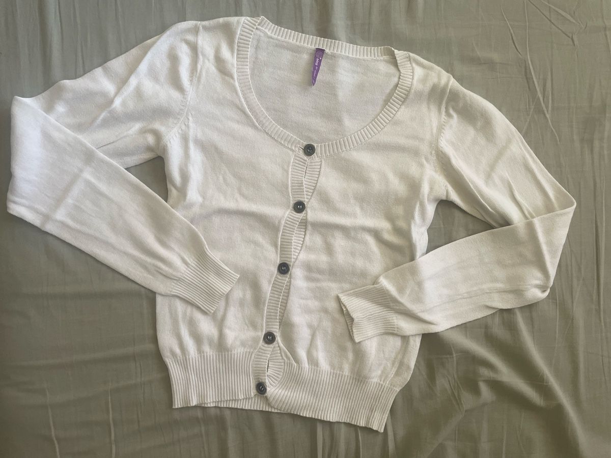 Autres vêtements fille: Gilet blanc  – Neuf (Voir description) à Pont-de-la-Morge (Sion) par hel_bh28