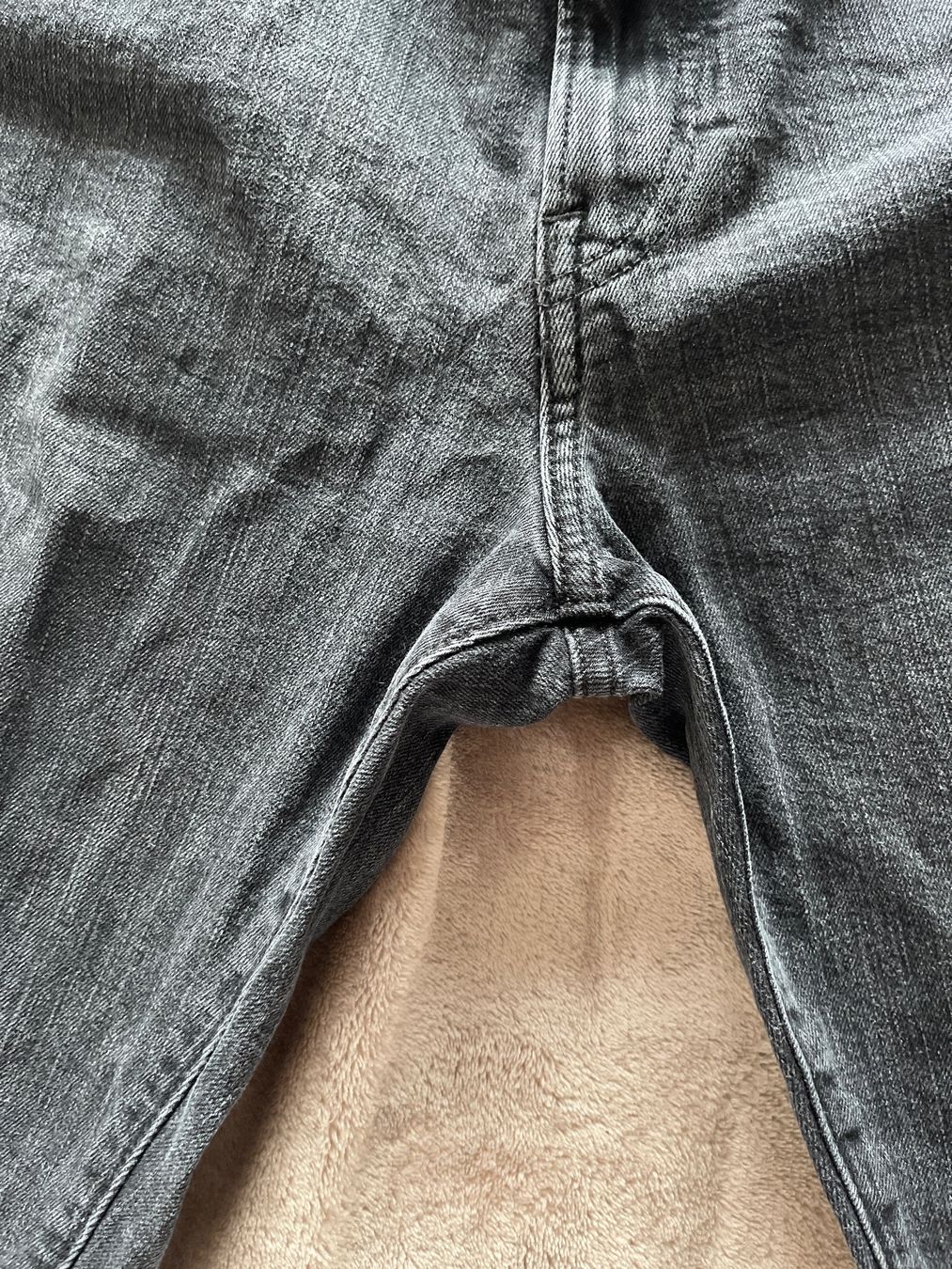 H&M Pantaloni: Pantalon gris H&M – Usato da Le Locle venduto da Mayd_h 3