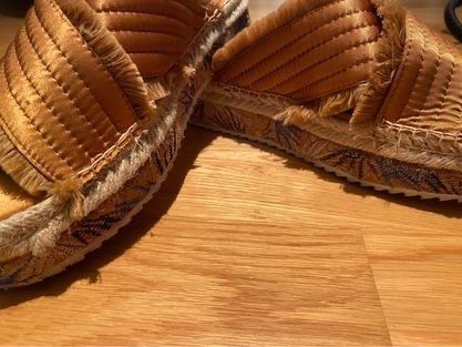 Damenschuhe: Slipper (Gr 39) – Gebraucht aus Olten von smashbox 2
