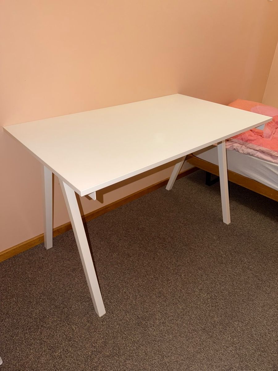 Ikea Schreibtische: Bureau TROTTEN – Gebraucht aus Rances von Jeanbonaubeurre