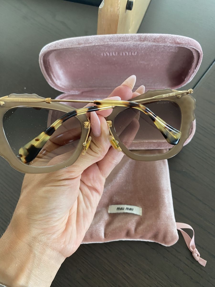 Miu Miu Brillen & Gläser: MiuMiu Sonnenbrille – Gebraucht aus Niederhasli von Sues89 1