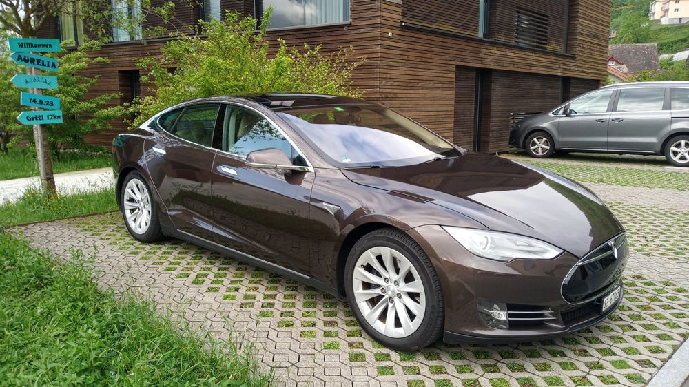 TESLA Model S 85 (Batterie frisch revidiert)