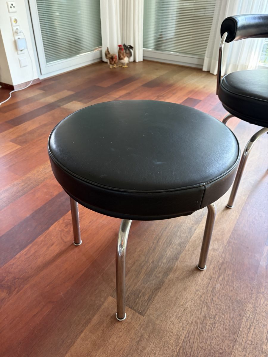 Cassina Sedie: Le Corbusier Lc7 – Usato da Basel venduto da mar_l2cg 1