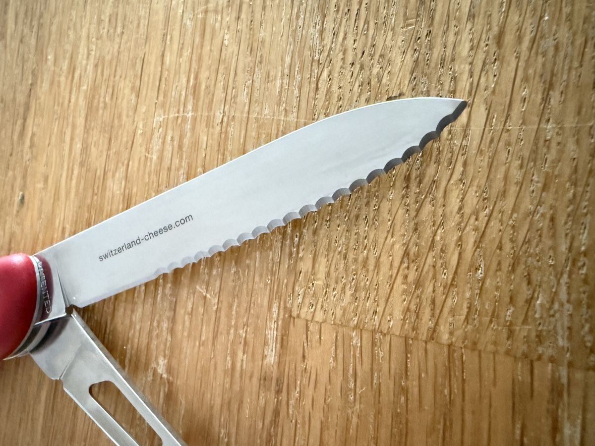 Victorinox Couteaux de poche: Victorinox Kässemesser mit Wellenschliff – D'occasion à Goldach par Donpancho 4