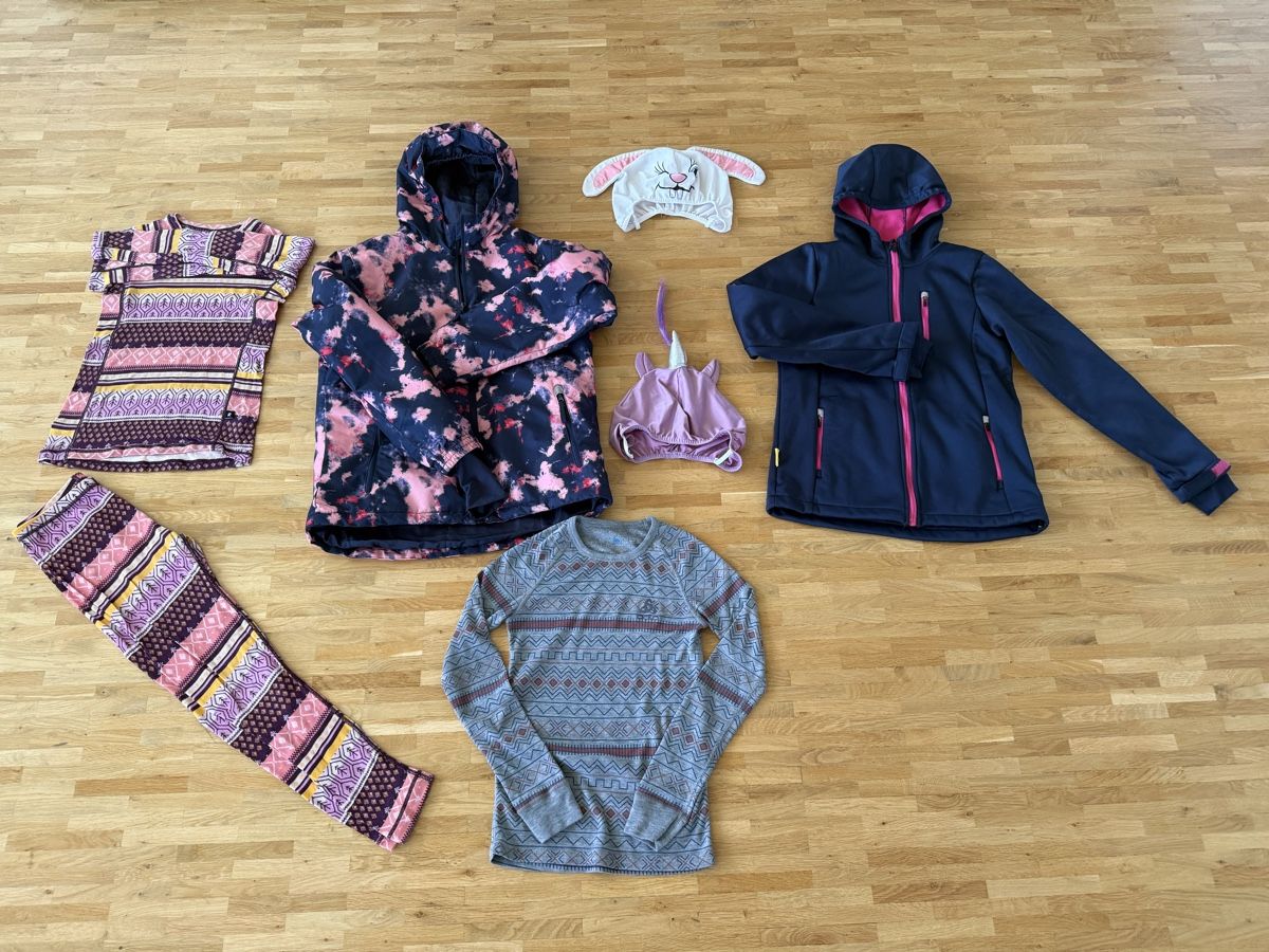 Lotti & Set di vestiti: Winter Mädchen Kleidung 146-152cm – Usato da Zürich venduto da Sven1968