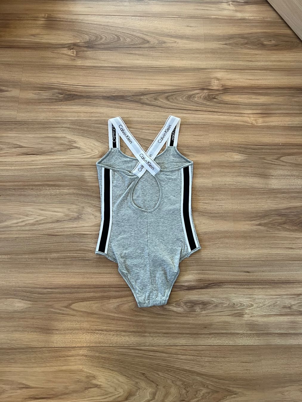 Calvin Klein Top: Calvin Klein body, size S, like new – Usato da Arzier Le Muids venduto da oma_w5bq 1