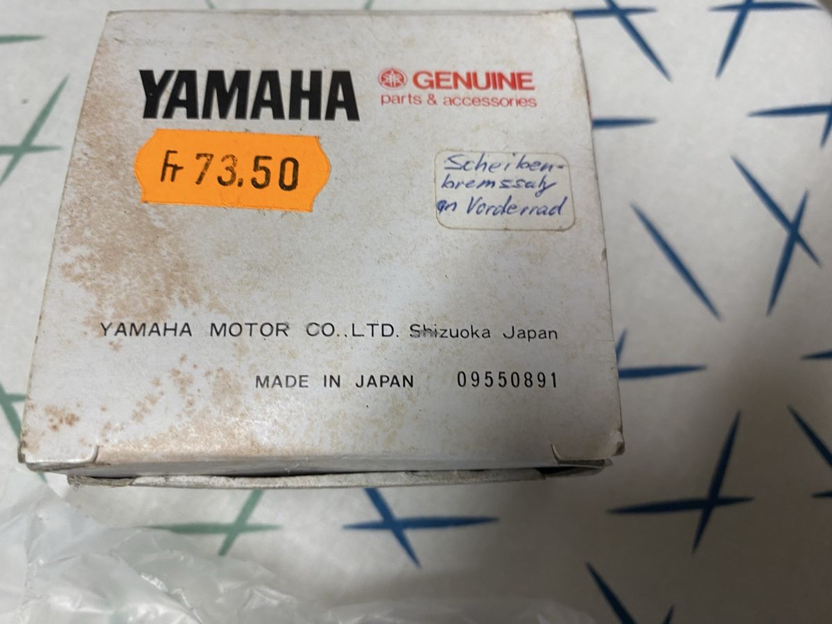 Yamaha Alle Motorradersatzteile: Yamaha Bremsbeläge Set, Originalverpackt, neu – Neu und originalverpackt aus Birmenstorf AG von monza2011 2