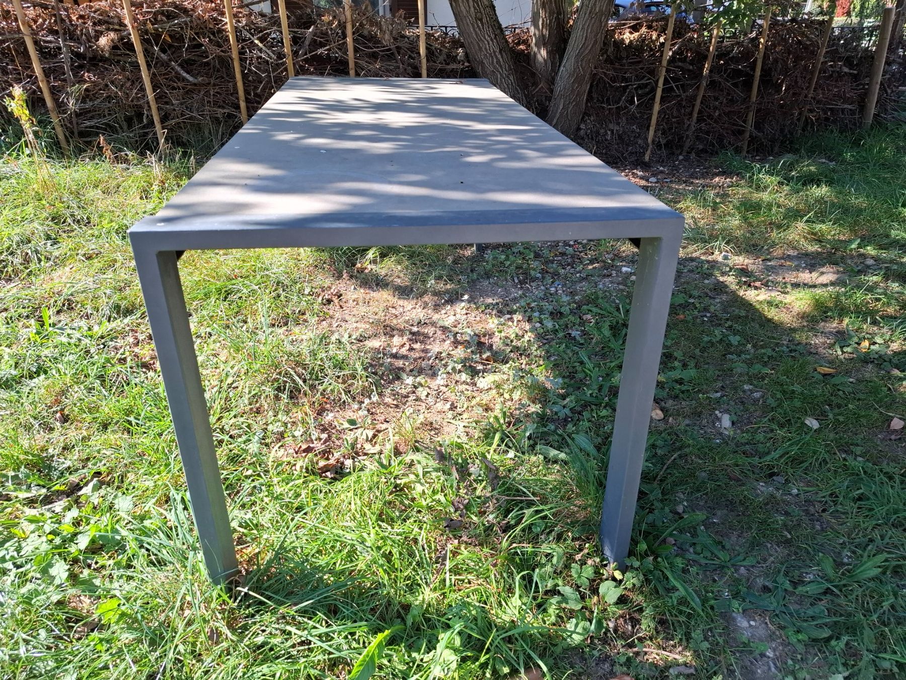 Set de table et chaises: Gartentisch und 8 Stühle – D'occasion à Holderbank SO par argokim 2