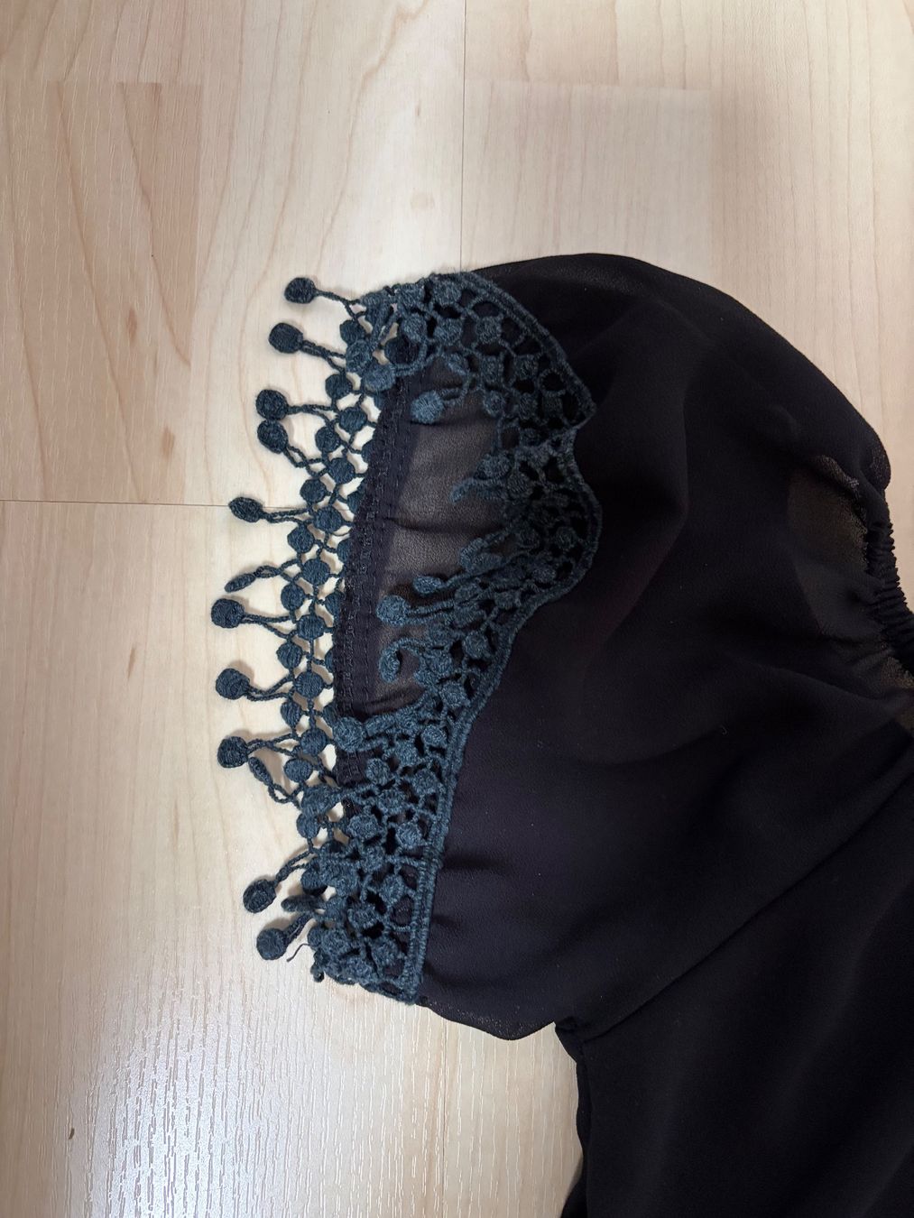 T-Shirts: schwarzes T-Shirt mit Spitzen – Gebraucht aus Schleinikon von mirja_006 1