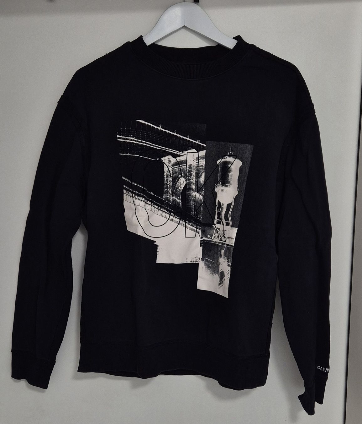 Calvin Klein Maglioni & Felpe: Calvin Klein Pullover schwarz. Grösse L guter Zustand – Usato da Chur venduto da Mico97