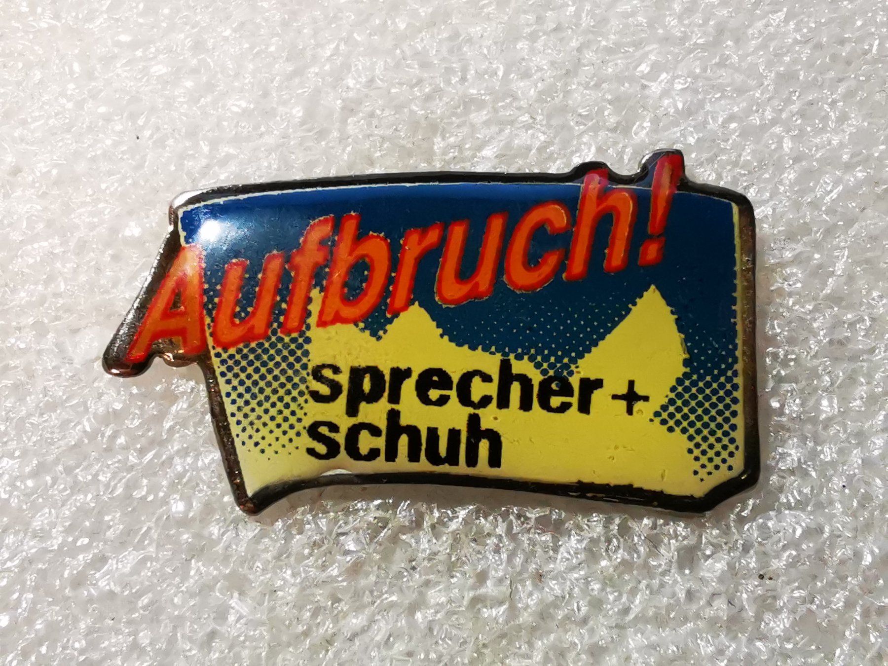 Plaketten & Abzeichen: Ansteckpin 61: Aufbruch - Sprecher + Schuh – Gebraucht aus Oppligen von Pin-Fall-Shop