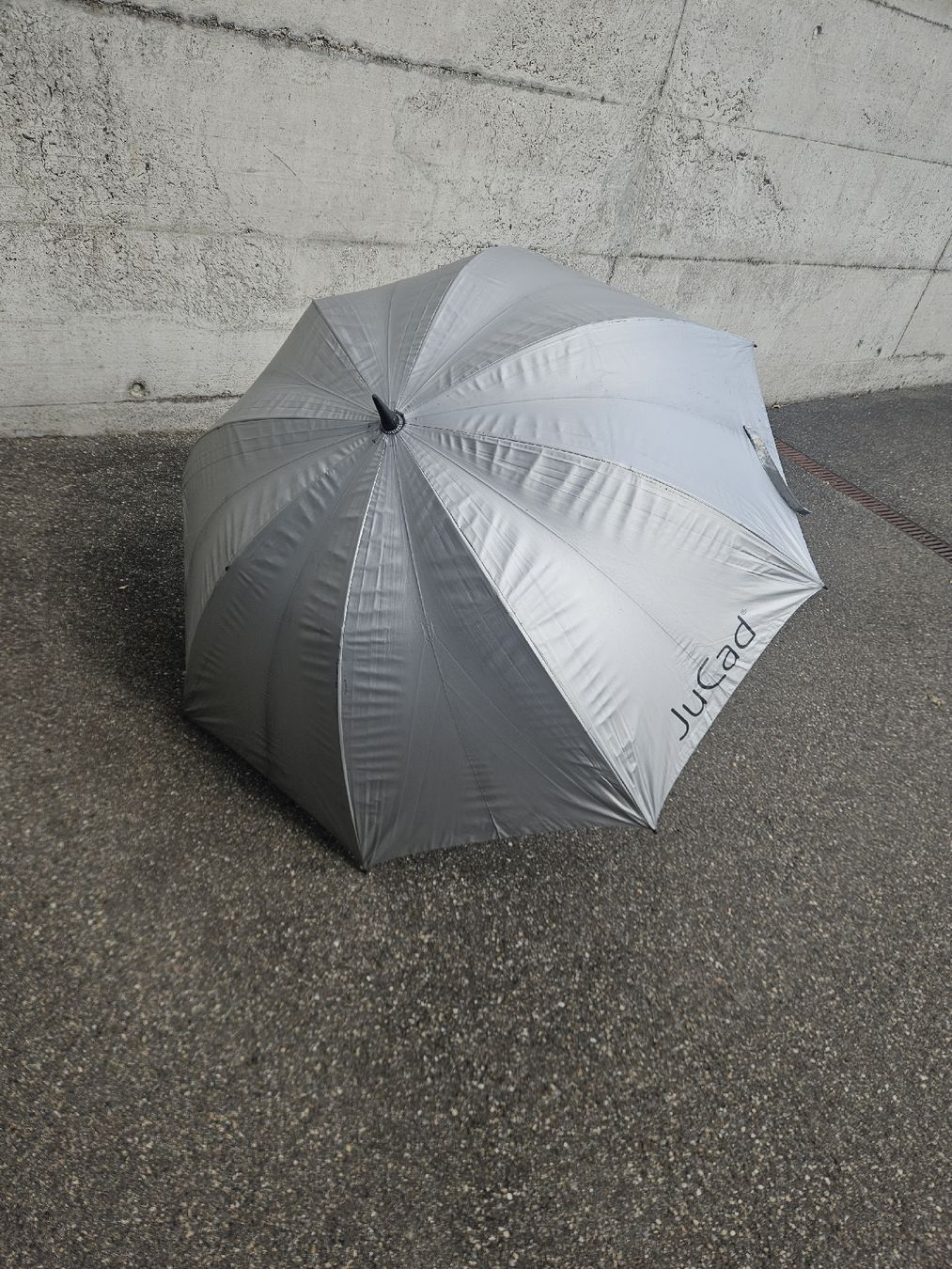Jucad Regenschirme: Regenschirm JuCad silber  – Gebraucht aus Nürensdorf von romano_a
