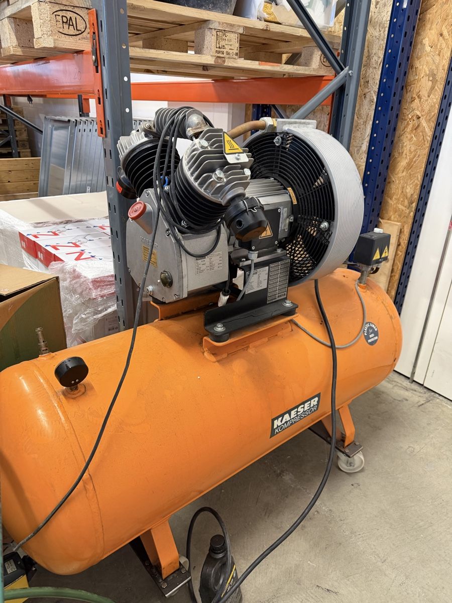 Kaeser Compressori: KAESER Kompressor + Trockner, top Zustand! – Usato da Oberglatt ZH venduto da couvert24