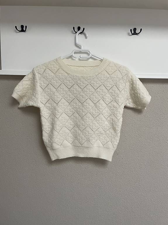 T-shirts: Feinstrick Kurzarmpullover  Gr. S – D'occasion à Glis par SabrinaXA