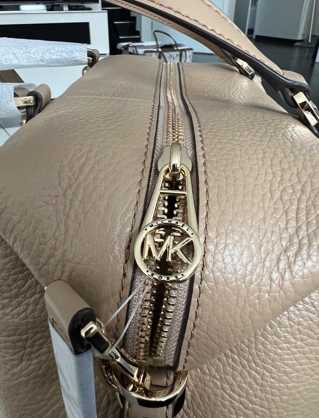 Michael Kors Sacs femmes: Michael Kors Tasche taupe – Neuf avec emballage d'origine à Wiedlisbach par Sistershop 4