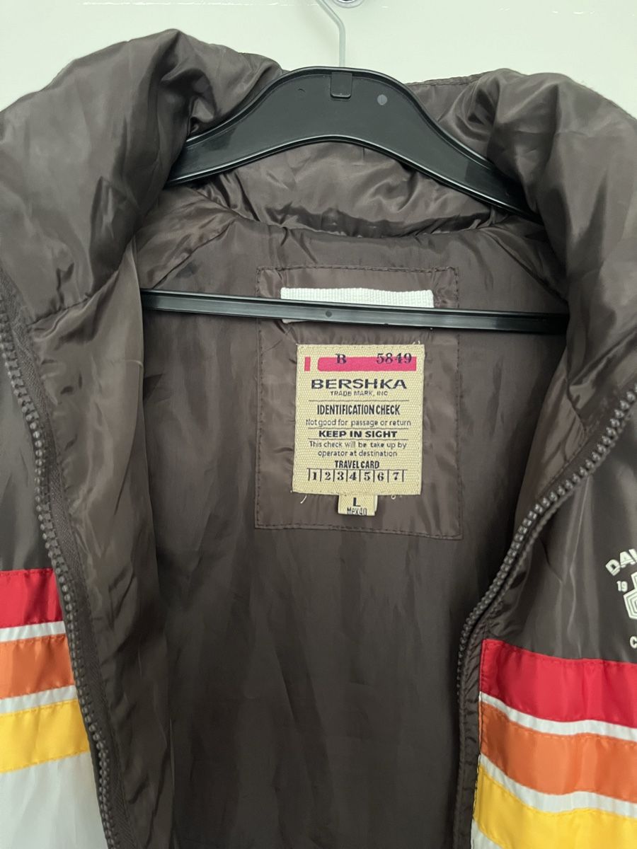 Bershka Giacche: Leichte Jacke mit versteckter Kapuze – Usato da Glattpark(Opfikon) venduto da Cannavaro 3