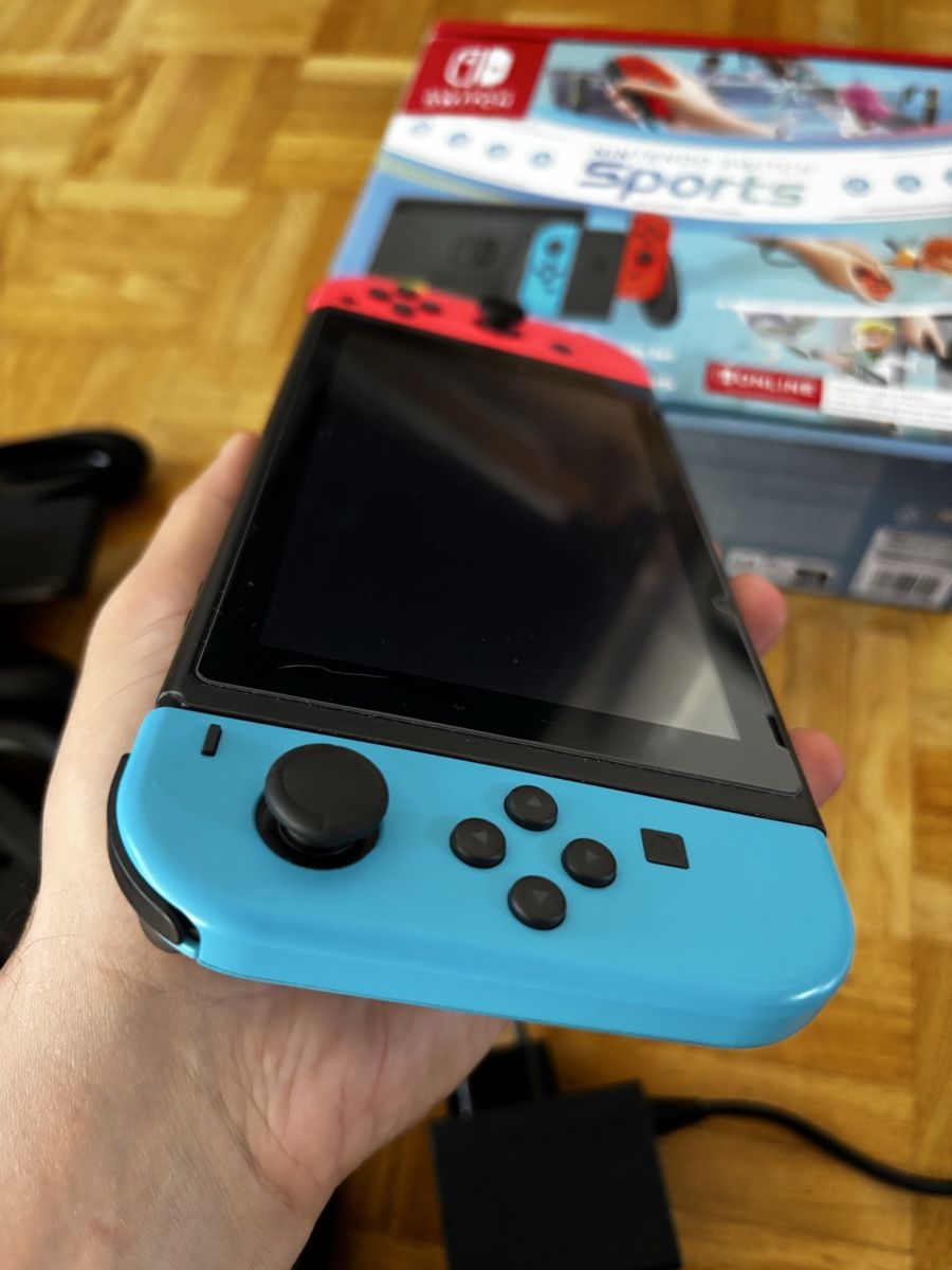 Nintendo Konsolen: Ab CHF 1.–Nintendo Switch Neon Rot/Blau + OVP + 2 Controller – Gebraucht aus Winterthur von fnk_ll2c 4