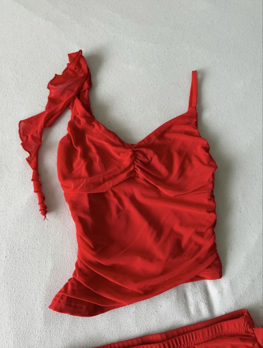 Tops: Rotes Top und Rock Set – Neuf (Voir description) à Oftringen par soraia.i 2