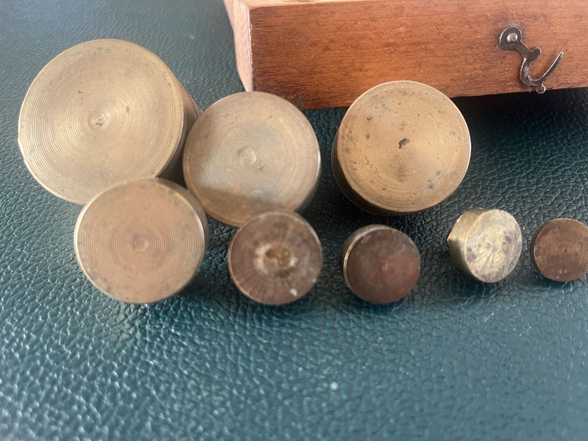 Misurare: Antike Messgewichte aus Messing im Holzkasten – Usato da Laupen BE venduto da Rohe5500 4