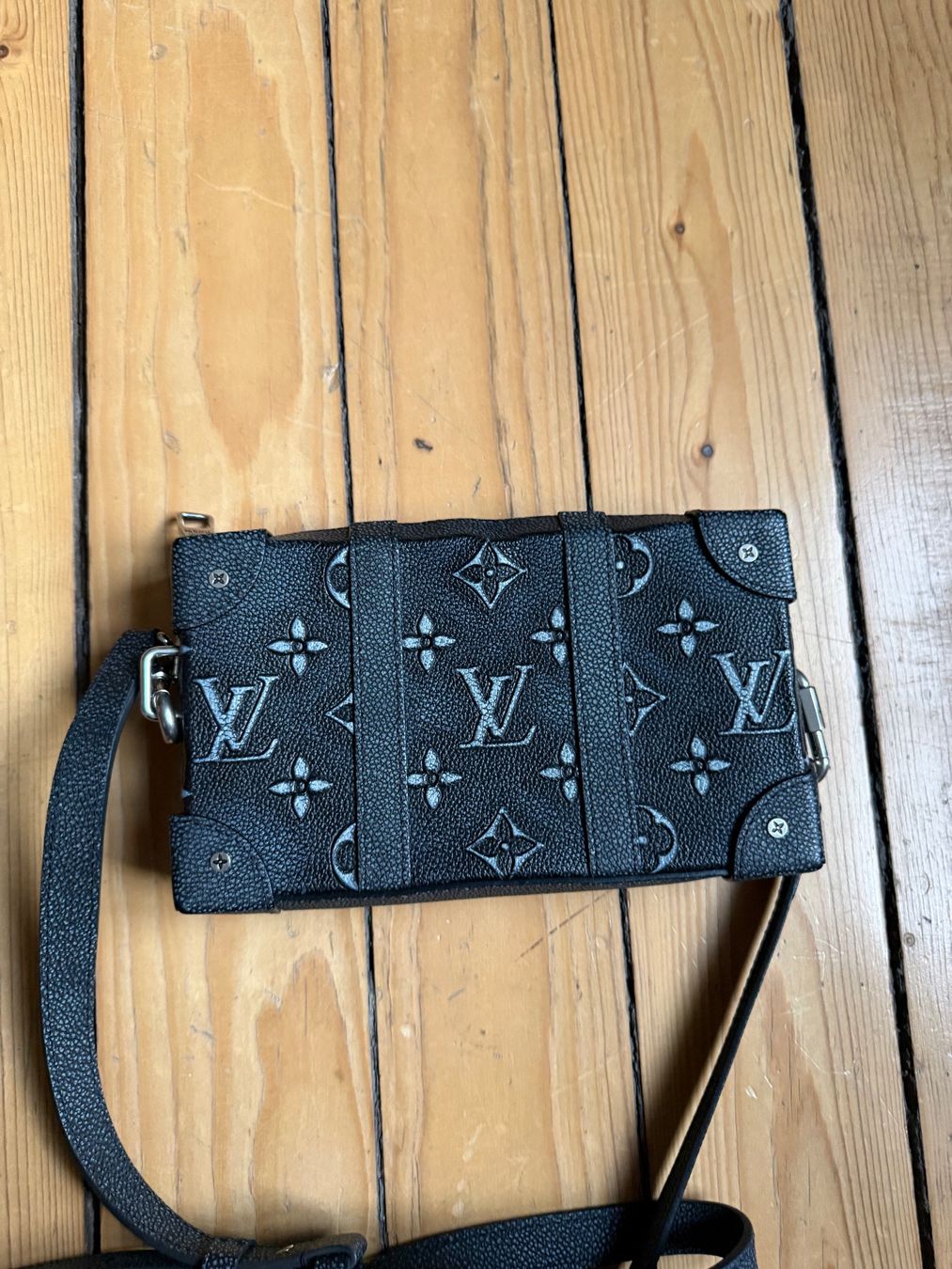 Borse: Louis Vuitton Black Leather Box Trunk Bag – Nuovo (secondo la descrizione) da Zürich venduto da Romjana 5