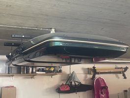 Dachbox BMW dunkelgrün mit Zubehör