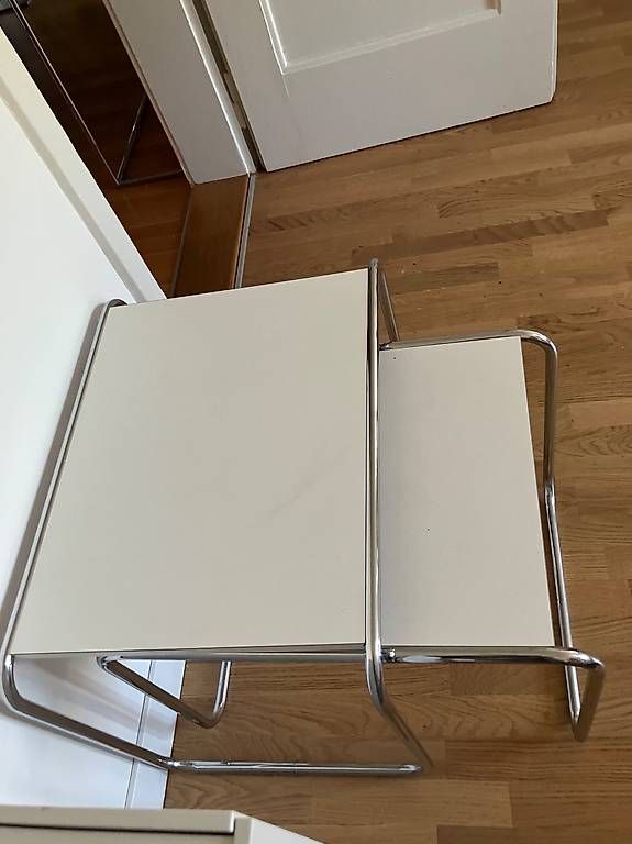 Tavoli: Thonet Beistelltische weiss  – Usato da Bern venduto da Smol 3