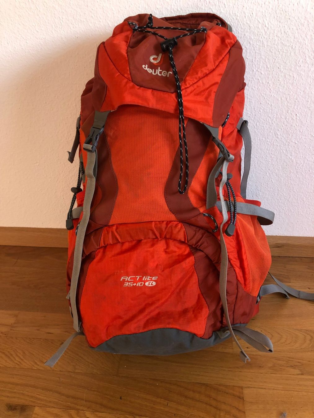 Deuter Zaini: Rucksack Deuter 35+10 – Usato da Birsfelden venduto da clape1