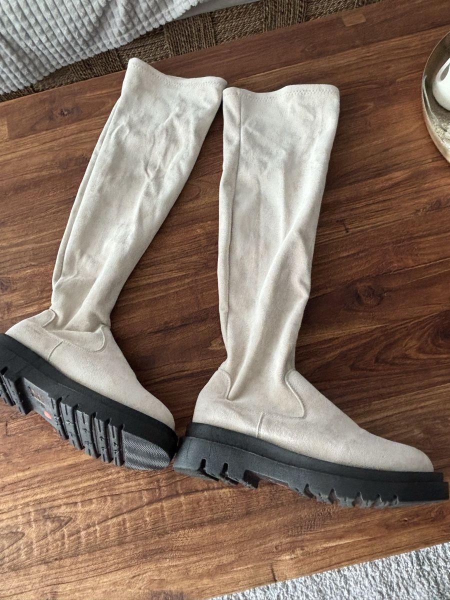 Scarpe da uomo: Overkniestiefel gr.41 – Nuovo (secondo la descrizione) da Zug venduto da Biki72