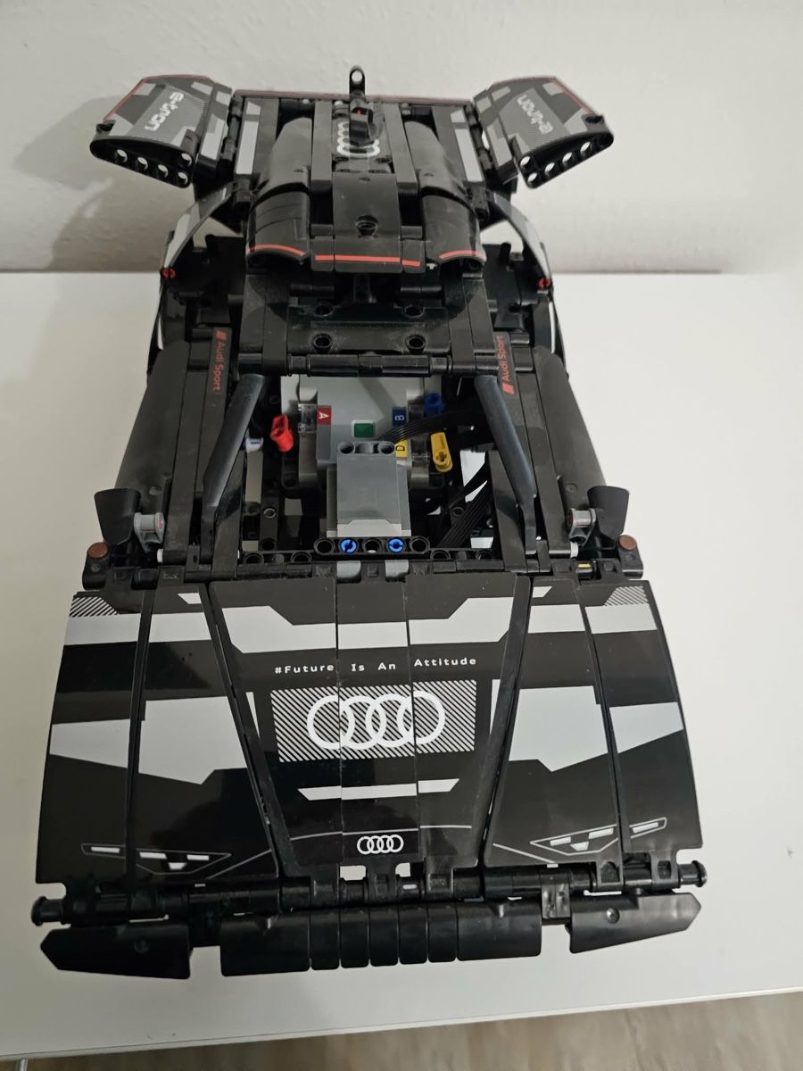 Lego Kit di costruzioni: Lego Technic Audi e-tron, modèle rare et exceptionnel! – Usato da Brügg BE venduto da haj_9zhk 4