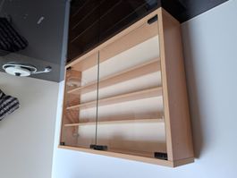 Vitrine 570 hoch 770 breit + 75mm tief mit 3 Tablaren