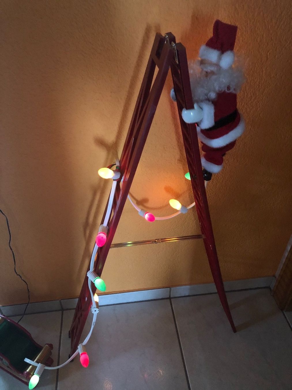 Tutte le decorazioni: Stepping Santa mit Musik – Nuovo (secondo la descrizione) da Schübelbach venduto da Dolly990_2 6