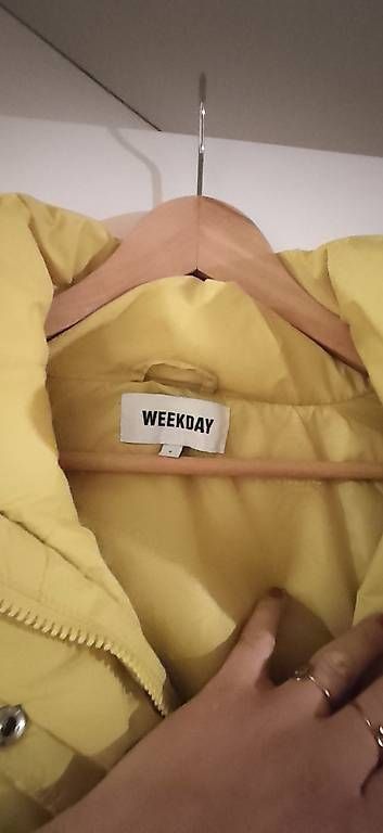Giacche: Weekday Oversized Daunenjacke – Usato da Zürich venduto da barbara063 2
