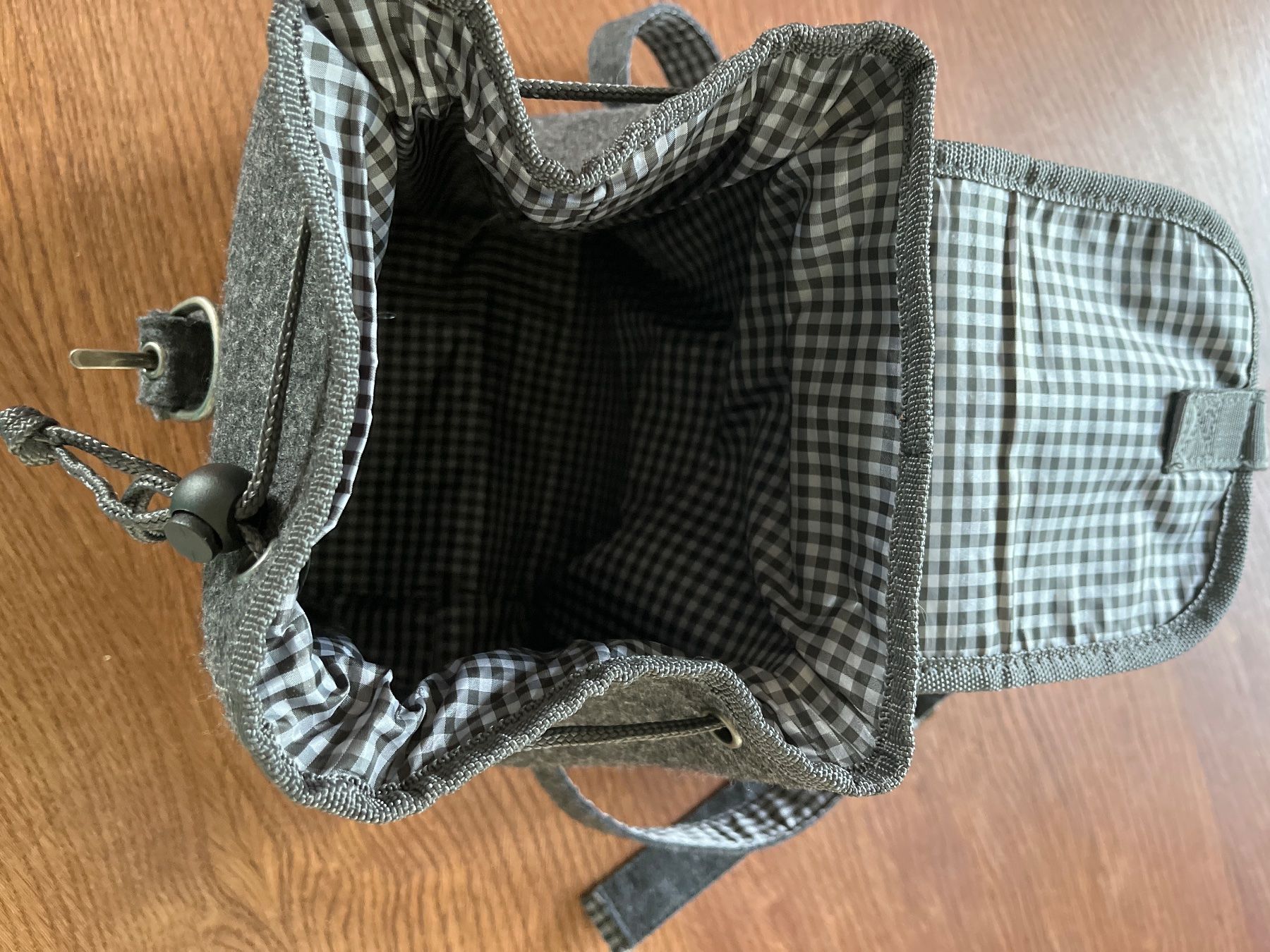 Zaini: Paulaner Rucksack ca 25cm – Usato da Plan-les-Ouates venduto da babsbonplan 3