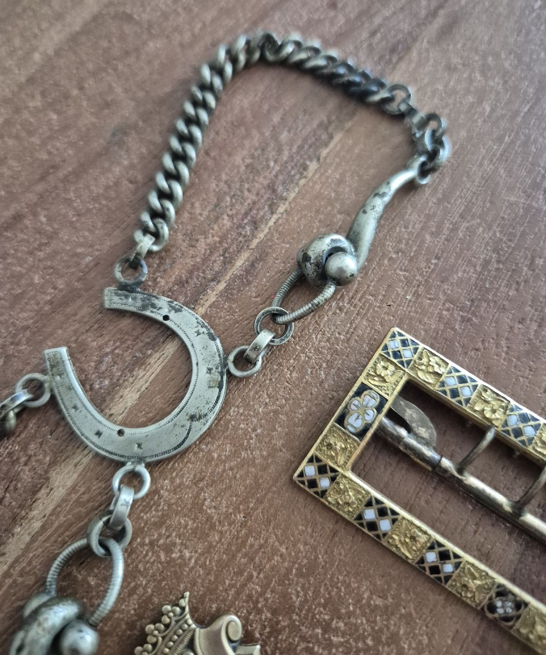 Altri accessori per orologi: Antike Chatelaine-Uhrenkette, Gürtelschnalle, Brieföffner – Usato da Zürich venduto da Dalema13 5