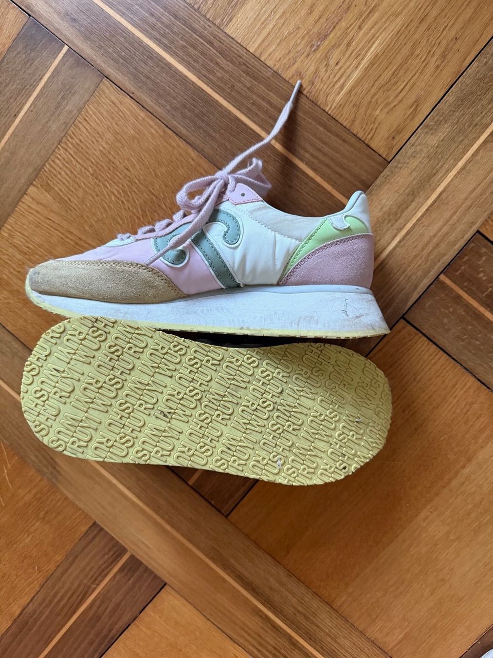 Chaussures femmes: Sneaker WUSHU – D'occasion à Luzern par 127064 2