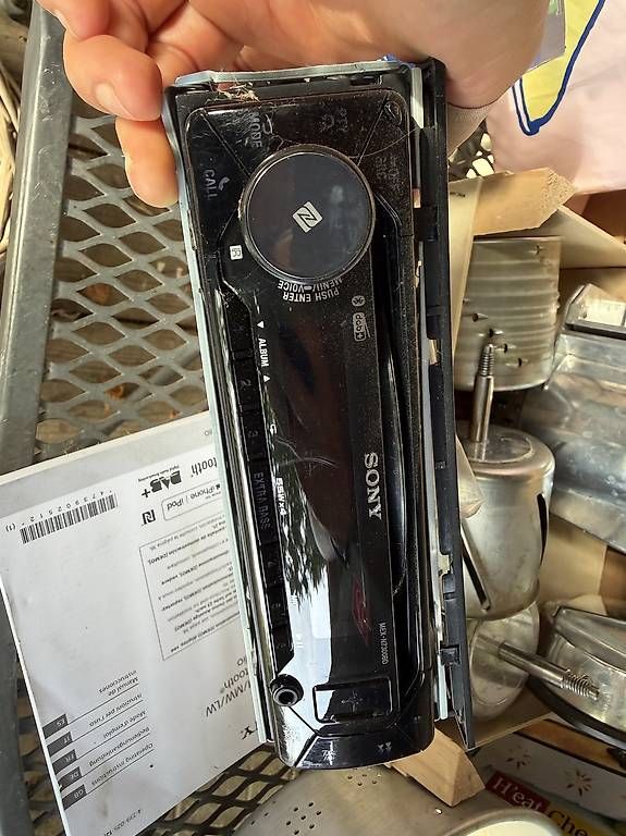 Sony Radio: Sony Autoradio mit Bluetooth, DAB, USB – Usato da Toffen venduto da Papajoe