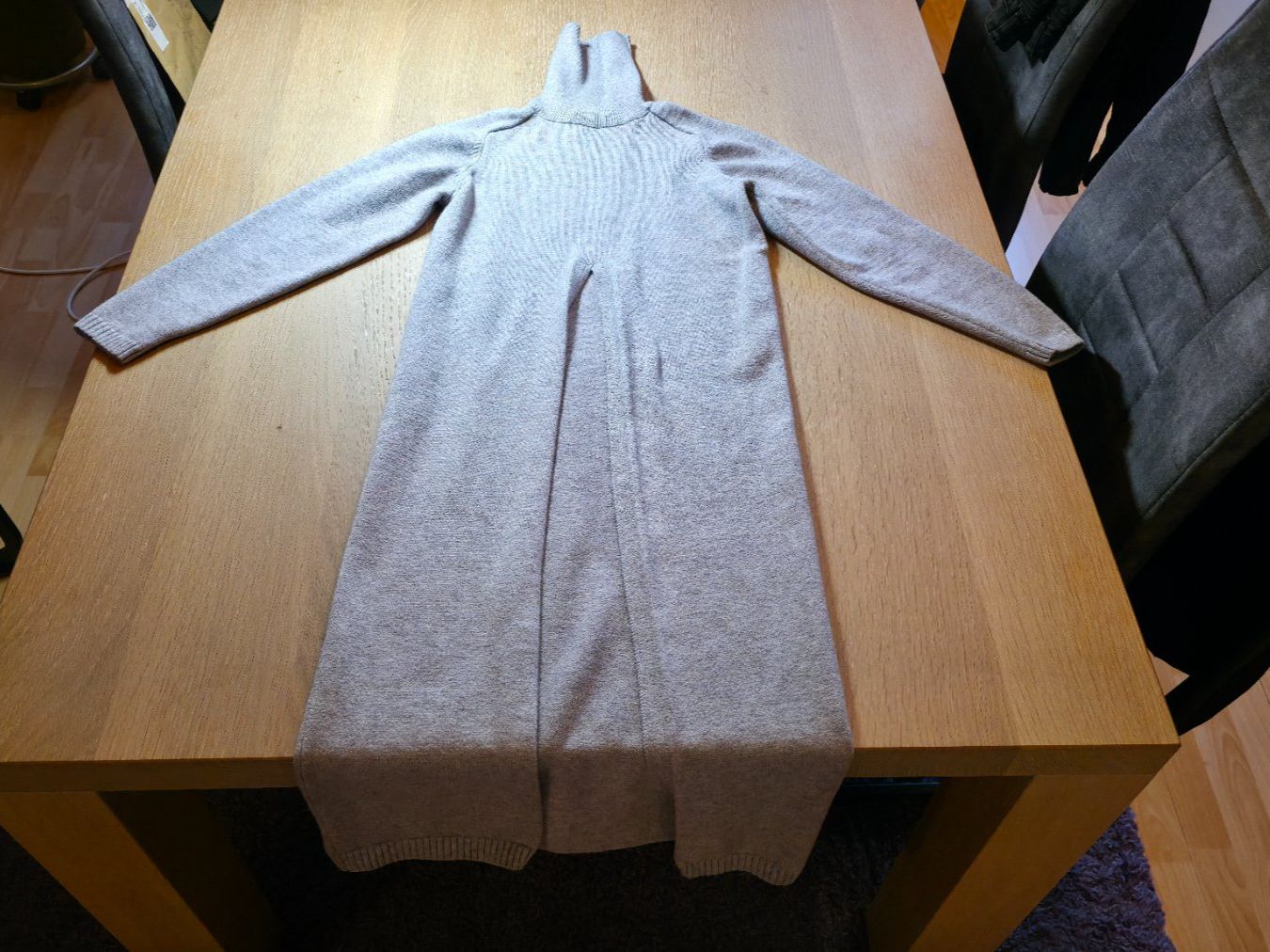Pullover & Sweatshirts: Kleider / Pullover, Lang, JCL / Grau, Grösse: S/M – Neu (gemäss Beschreibung) aus Sirnach von TheMrFreeman